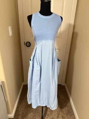 Sleeveless Light Blue Midi Dress with Pockets
